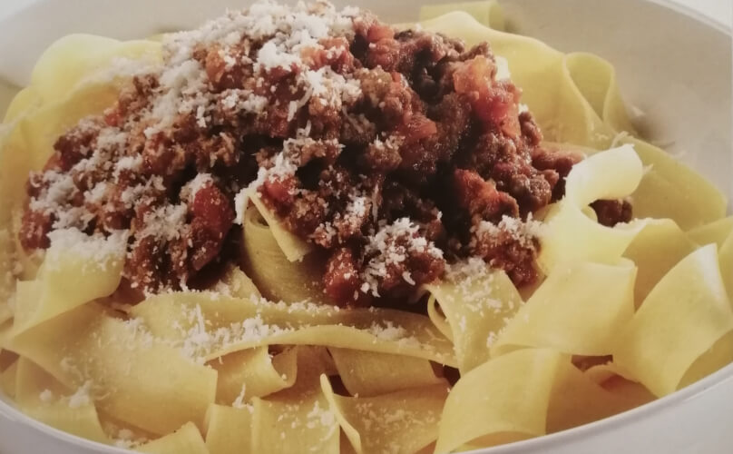 Ragú s širokými nudlemi